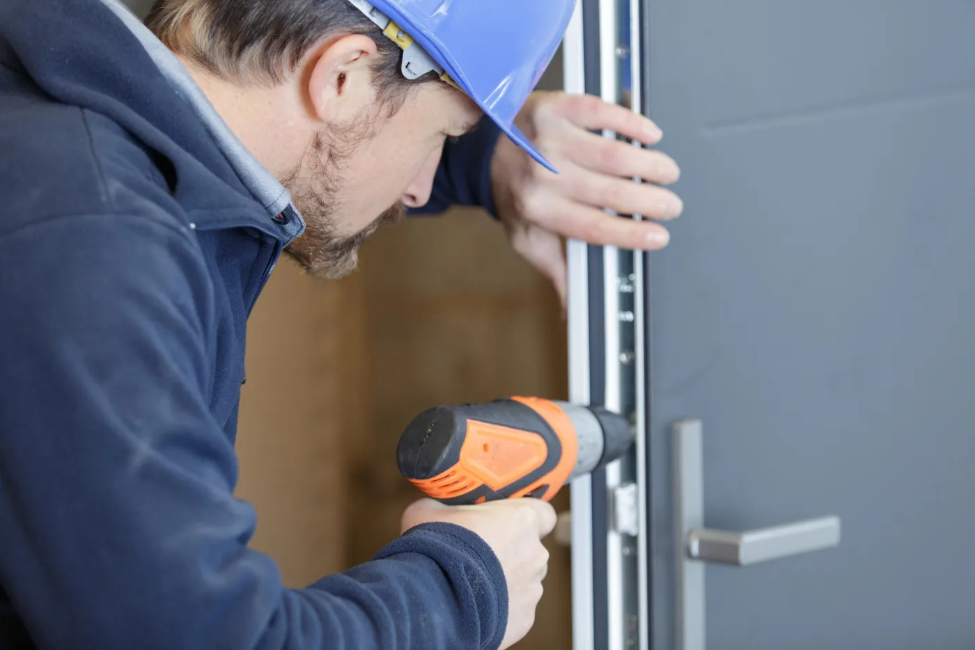 Vérification de la fermeture d'une porte blindée à Plaisir 78370